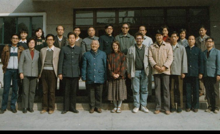 1987年，兰州大学举办核磁共振原理讲习班，由长春应化所裴奉奎教授授课。